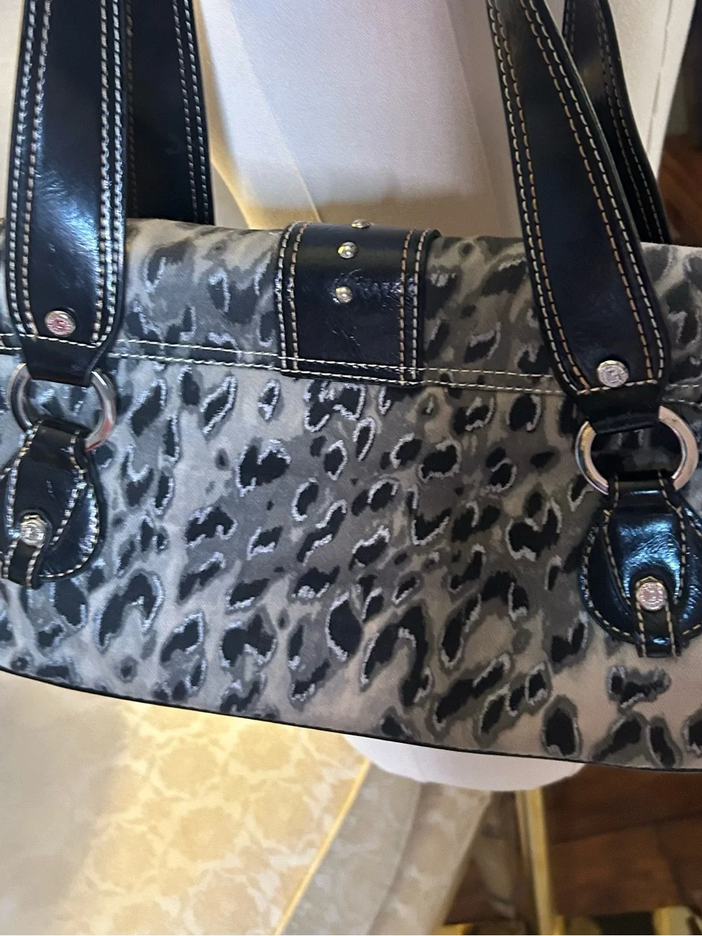 Y2K Liz Claiborne Black and Gray Animal Shoulder Bag with Buckle Mobwife McBling